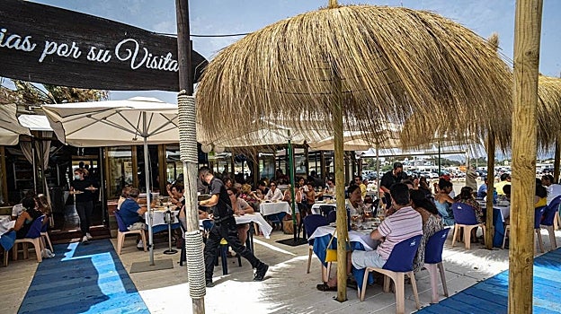 El Sardiná se encuentra en la Playa de los Álamos, en Málaga