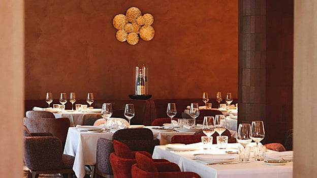 En Rocacho Plaza brilla la cocina tradicional y tapas como la cecina de buey