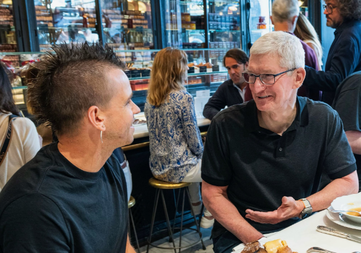 Tim Cook y Dabiz Muñoz comiendo juntos en Madrid