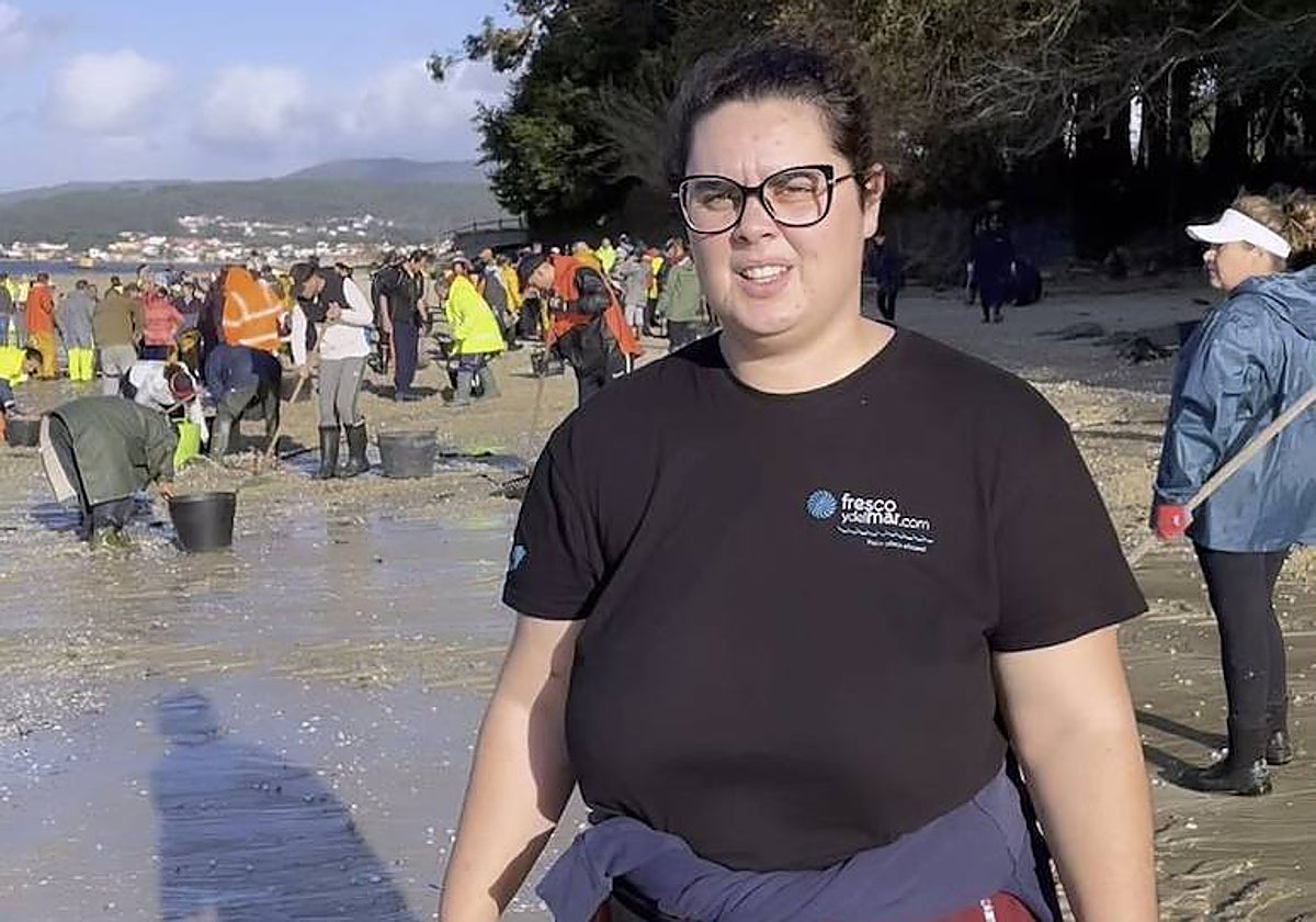 María Maceiras, Mariquiña en sus redes sociales, en la ría de Muros