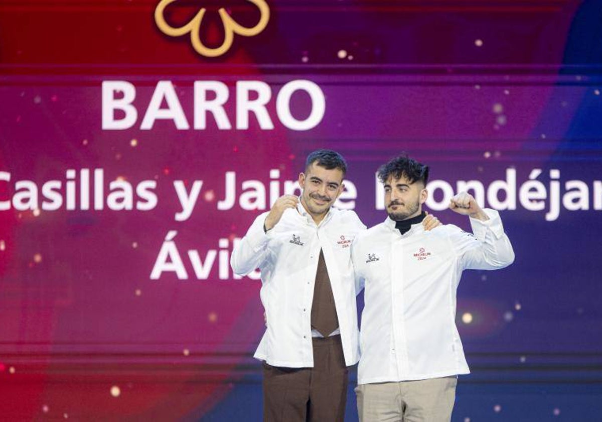 Carlos Casillas y Jaime Mondéjar, chef y jefe de cocina de BARRO, en Ávila, nuevo estrella en la Guía Michelin España 2024