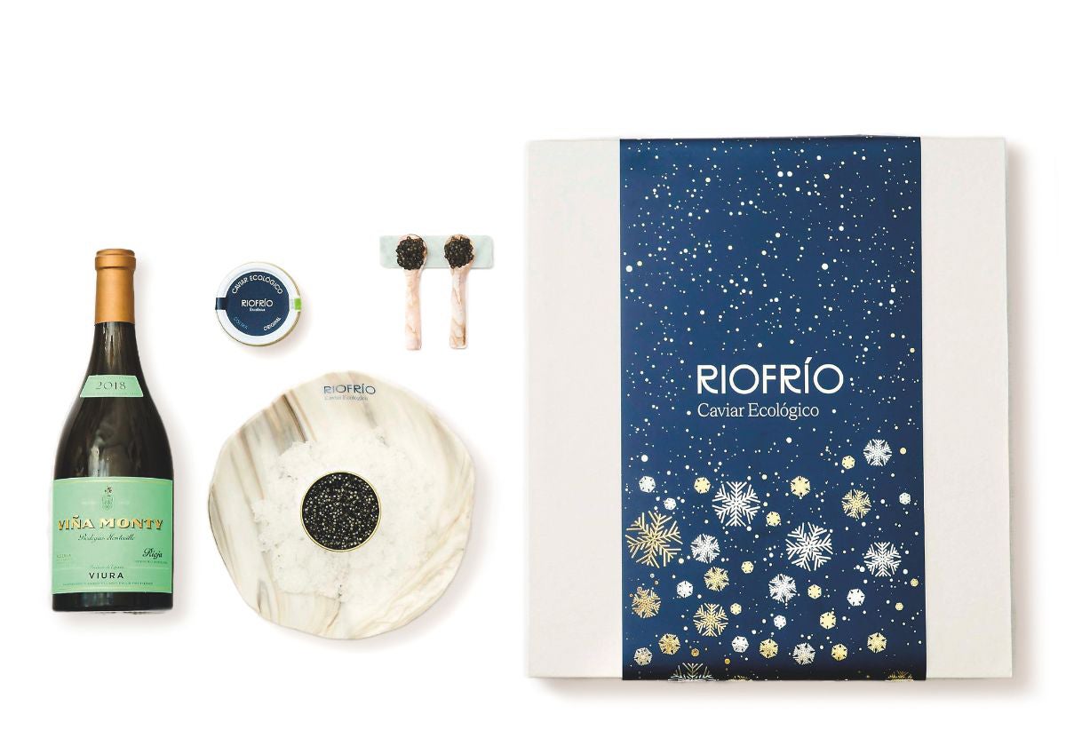 Edición especial de Riofrío con un pack de su Caviar Osetra Ecológico  y una botella de Viña Monty Viura 2018, junto con un kit degustación formado por una caviarera, posa cucharas y dos cucharas de madreperla. Cuesta 235 euros. 