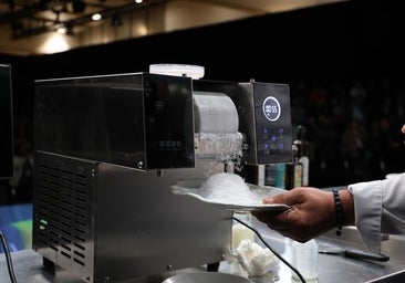 Ángel León presenta una nueva máquina que transforma el agua en texturas nunca antes logradas en cocina