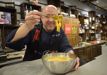 El pope de la tortilla de patata que pule la técnica a chefs expertos