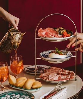 Imagen secundaria 2 - Pizza al metro, la pasta girella al rabo de toro y el entrante Torre Picasso.