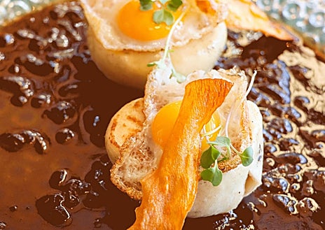 Imagen secundaria 1 - Carpaccio de hamichi con ricotta, bao de wagyu y tiradito de atún, de Sushita Cabana.