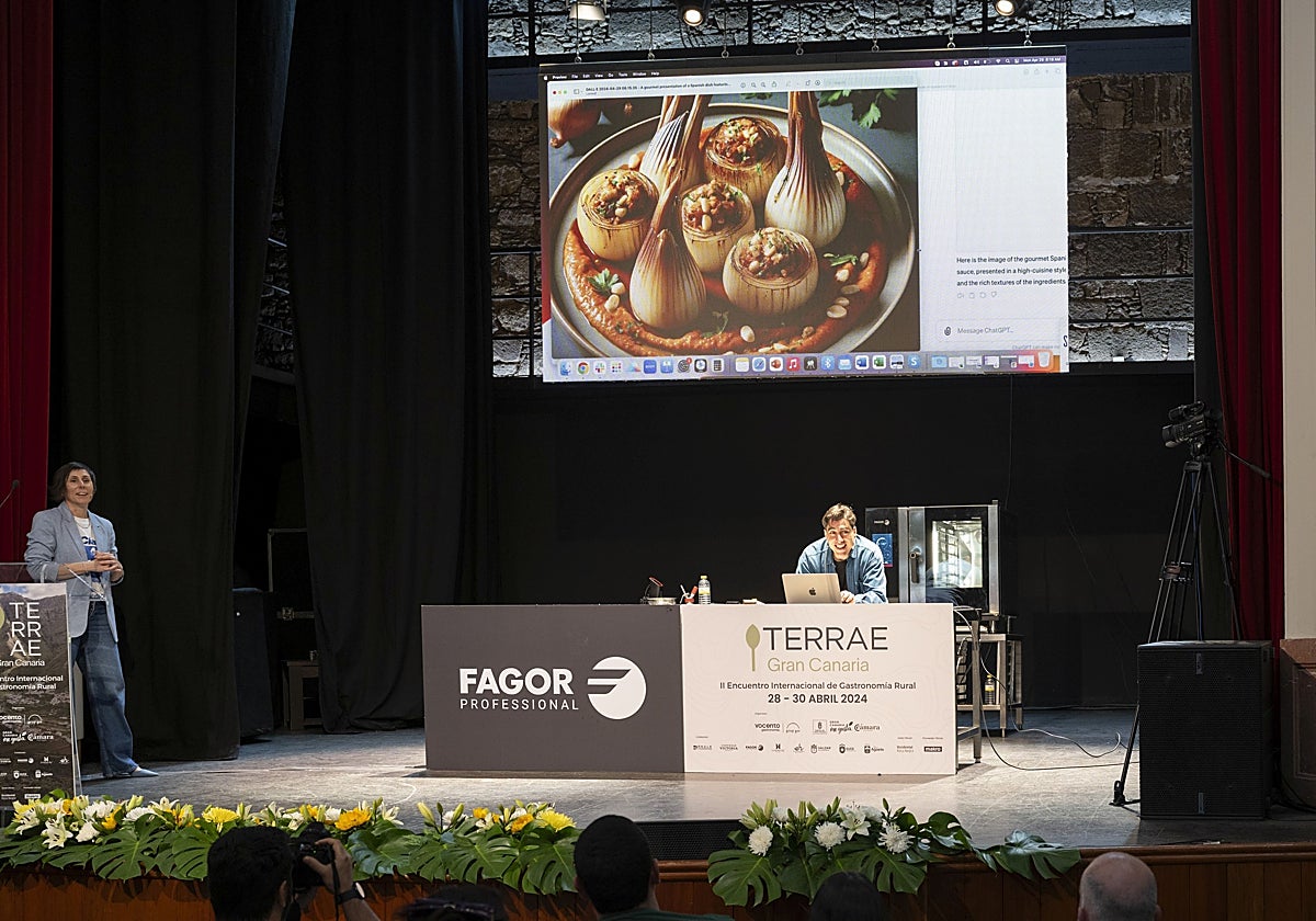 El científico y colaborador de la NASA, Eneko Axpe, durante su ponencia en Terrae