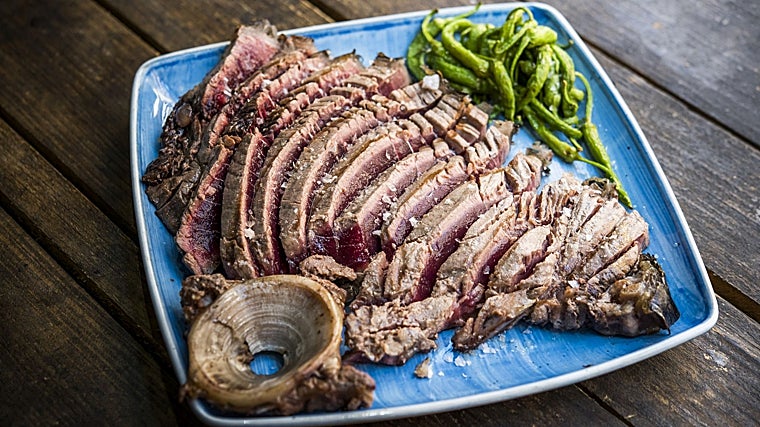 Chuletón de atún rojo al carbón en el Bar Restaurante Ponzano de Madrid