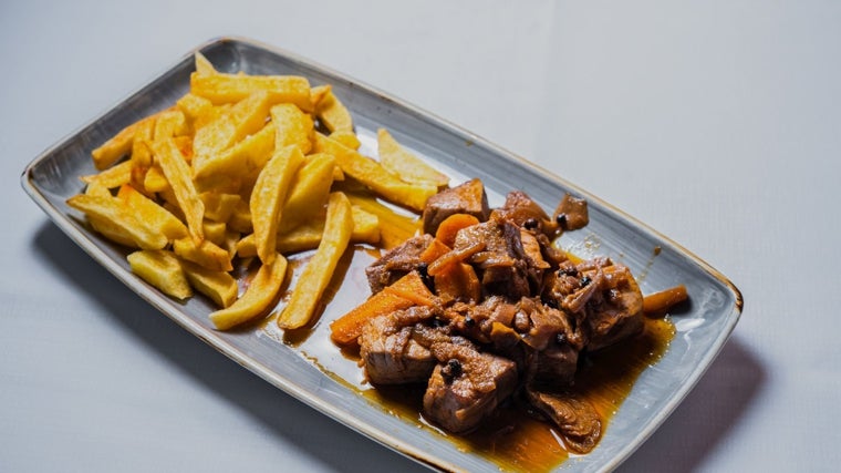 Atún rojo encebollado, al estilo de Barbate