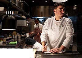 Así es Javi Estévez, el chef de los 'despojos' que será jurado del nuevo talent 'El gran premio de la cocina' de TVE