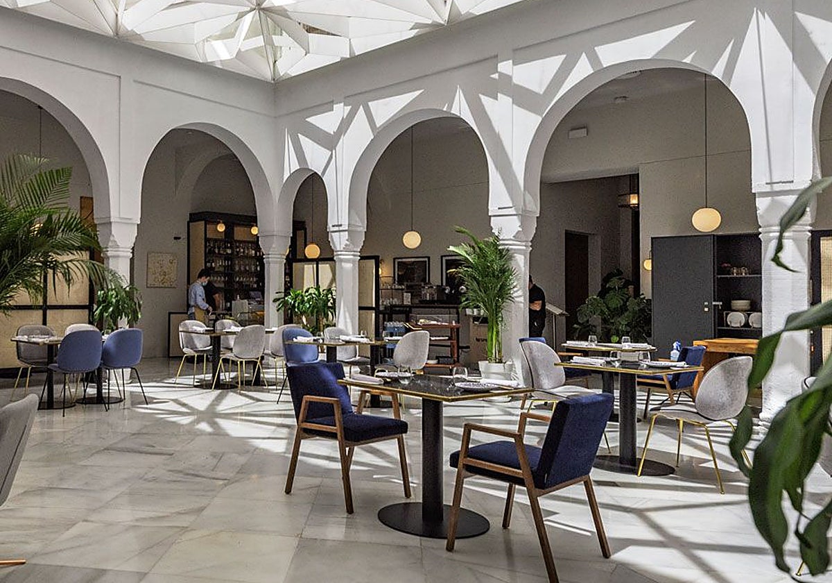 Sala del restaurante Lalola de Sevilla, en el hotel Palacio Conde de Torrejón
