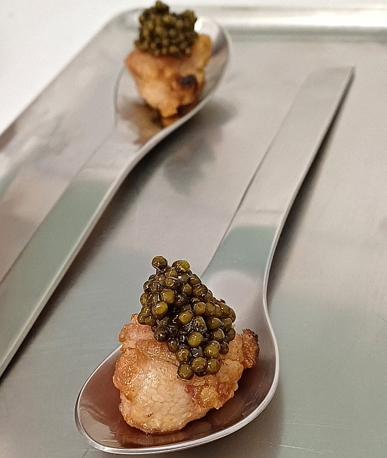 Cuchara de molleja con caviar de Askua, en Valencia