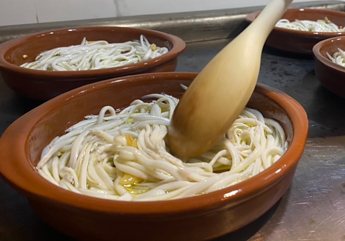 El Gran Hotel Brillante se ha llevado el primer lote de angulas de la temporada.