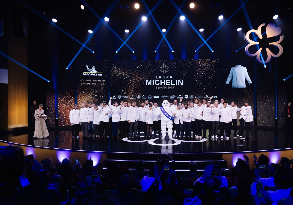 Todos los nuevos chefs con estrella en la Guía Michelin 2025, durante la gala en Murcia