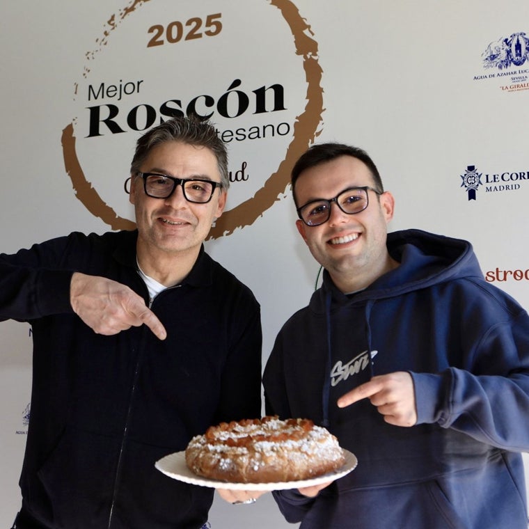 Oriol Balaguer y Gael Zandstein, pastelero jefe de La Duquesita, tras ganar el campeonato del Mejor Roscón Artesano de Madrid