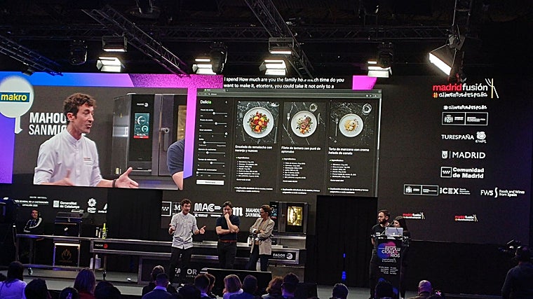 Eneko Axpe y Eneko Atxa durante la presentación de su aplicación para diseñar y crear menús del día rentables