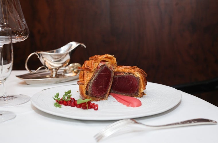 El solomillo Wellington, que nunca fue un plato histórico de la casa, se ha convertido desde la reapertura de Zalacaín en el plato más pedido de la carta