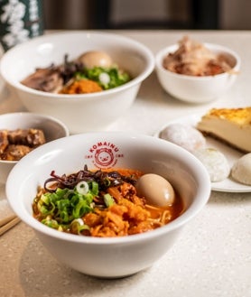Imagen secundaria 2 - El ramen Tonkotsu Sababushi Tsukemen de Komainu Malasaña, el nuevo local y varios platos que sirven, con el ramen en todas sus variantes como propuesta principal