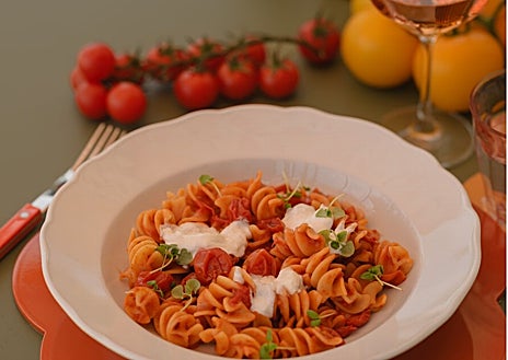 Imagen secundaria 1 - Lucía Summer Club, el nuevo club de playa de Marbella, parte de Nikki Group