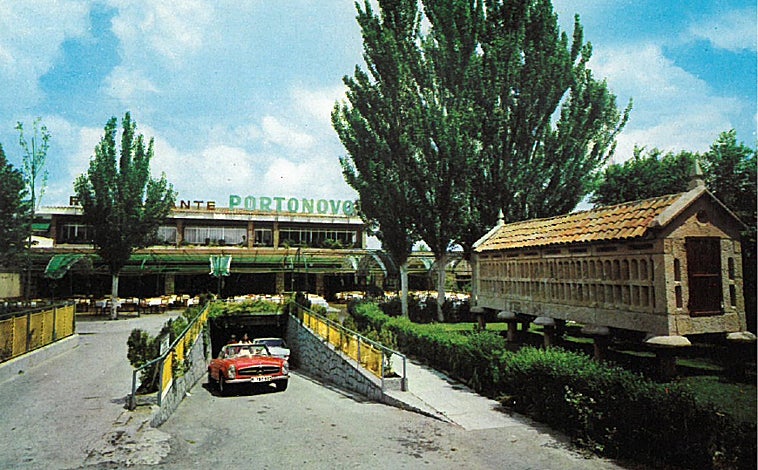 Imagen principal - Abierto desde 1968 y en manos de la misma familia, Portonovo está cargado de historia.
