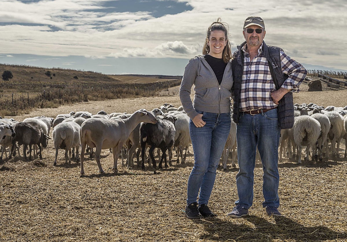 Marina y Vidal Lázaro, pastores en un pequeño pueblo de Burgos, en La Ribera