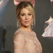 Con bastón y 20 kilos de más: la impactante reaparición de Christina Applegate después de anunciar que padece esclerosis múltiple