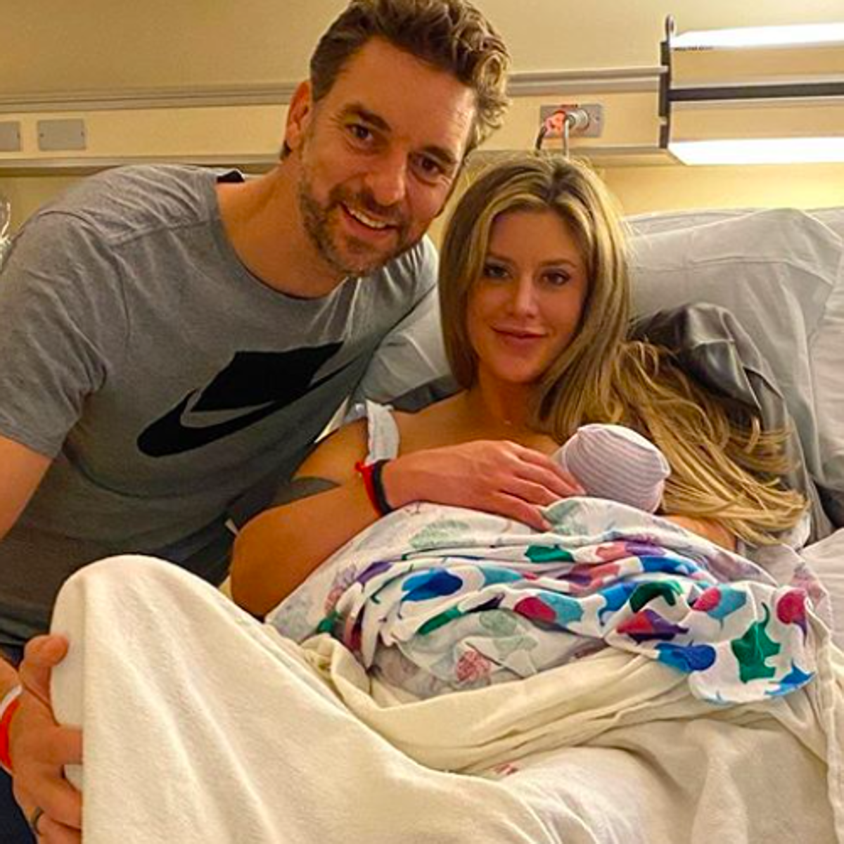 Pau Gasol y Cat McDonnell dan la bienvenida a su segundo hijo