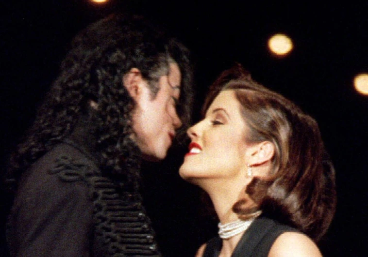 Drogas, un polémico matrimonio con Michael Jackson y su entrada en la Cienciología de la mano de John Travolta: la agitada vida de Lisa Marie Presley