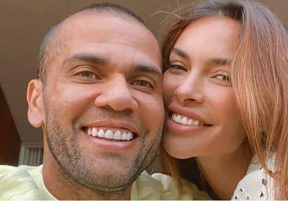 La mujer de Dani Alves le da la espalda