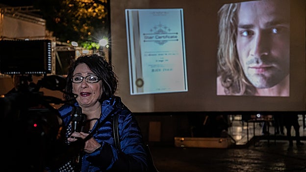 Santina, madre de Mario Biondo en un homenaje en Palermo