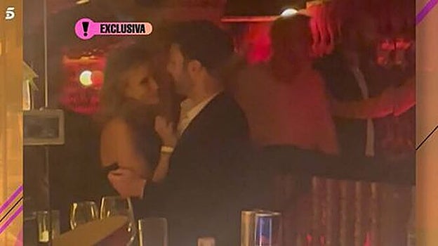 Jorge Pérez y ALba Carrillo en la fiesta de empresa de Navidad