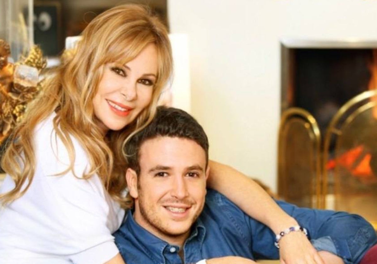 Ana Obregón junto a su hijo Aless Lecquio