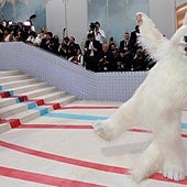 De Doja cat a Jared Leto: las estrellas que se han vestido de la gata de Karl Lagerfeld en la Gala Met