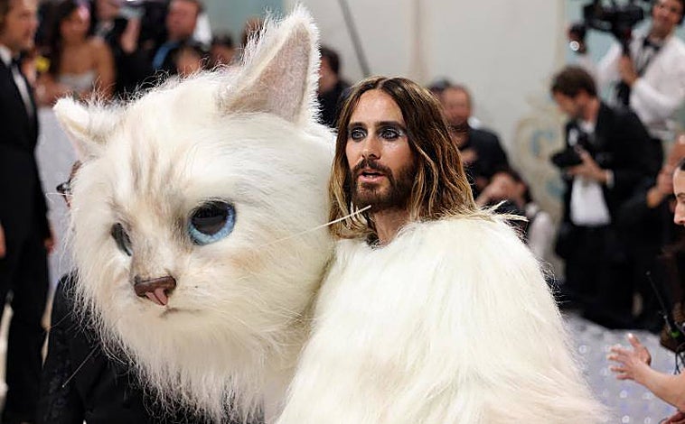 Imagen principal - Jared Leto, en la parte superior, y Doja Cat y Lil Nas X por debajo