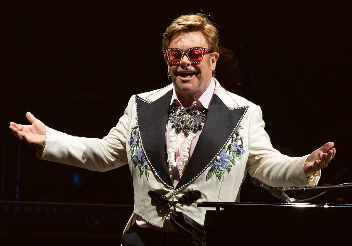 Elton John en un concierto en Sydney en 2020