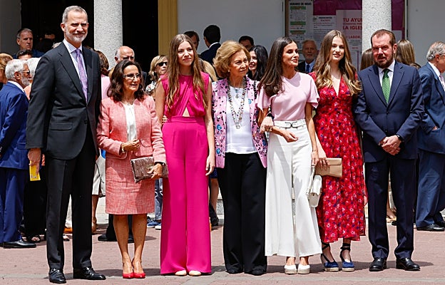 La familia Real en la Confirmación de la Infanta Sofía
