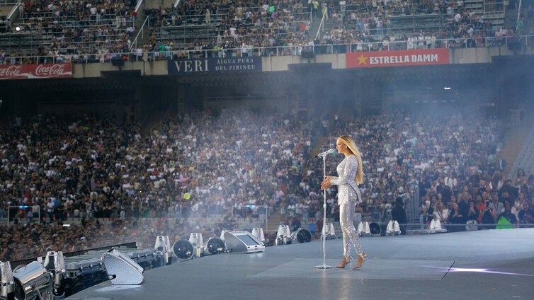 Papel higiénico de color rojo y otras peculiares exigencias de Beyoncé en su concierto de Barcelona