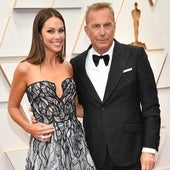 La exmujer de Kevin Costner se niega a abandonar su mansión después del divorcio