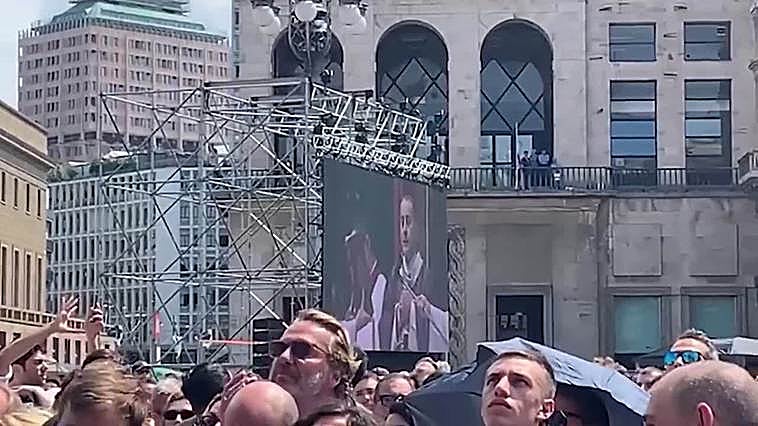 Italia homenajea a Berlusconi con un funeral de Estado que congrega a miles de personas