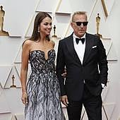 Kevin Costner se niega a la petición de 248.000 dólares de su exmujer: más de la mitad se destina a cirugías plásticas