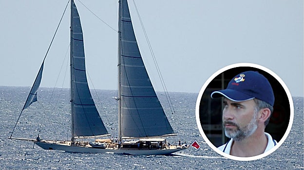 El Rey Felipe salió a navegar en un gran velero