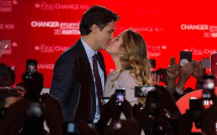 Imagen principal - Distintos momentos de la vida en común de Justin Trudeau y Sophie, su esposa