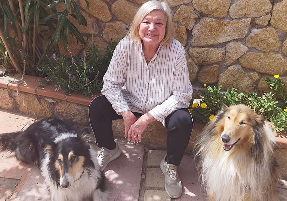 Teresa Rabal junto a sus mascotas