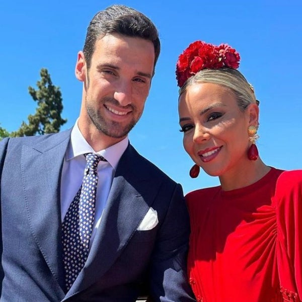 Sergio Rico disfruta del verano con Alba Silva tras recibir el alta hospitalaria