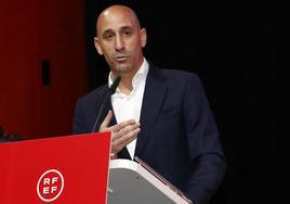 El impresentable gesto de Rubiales ante una España expectante