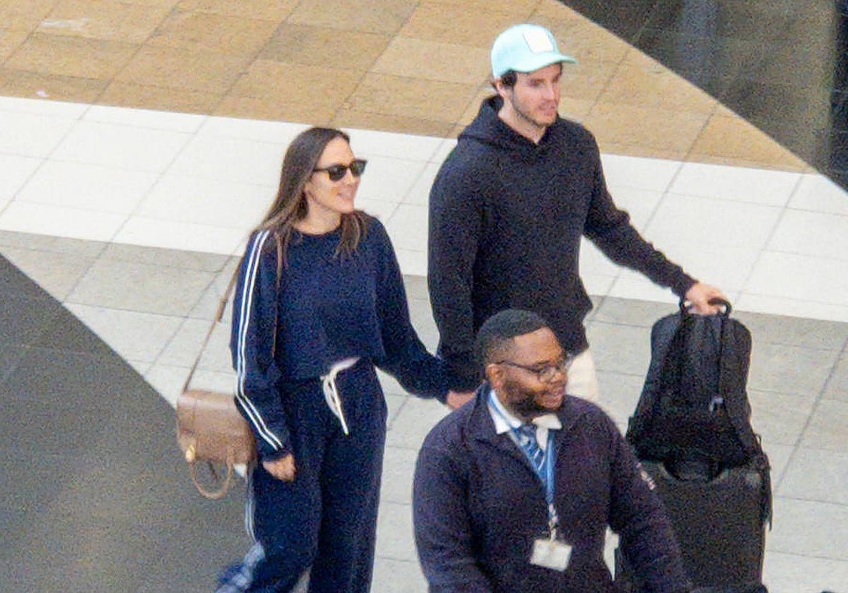 Tamara Falcó e Íñigo Onieva a su llegada de la luna de miel