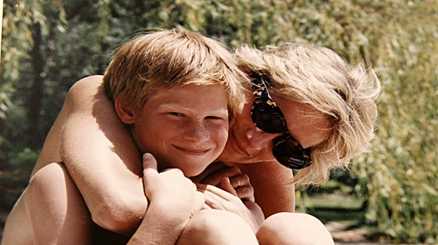 Lady Di y el Príncipe Harry en 1990