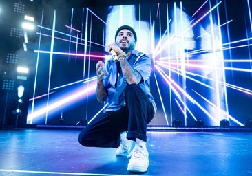 Rauw Alejandro se rompe en pleno concierto al recordar a Rosalía