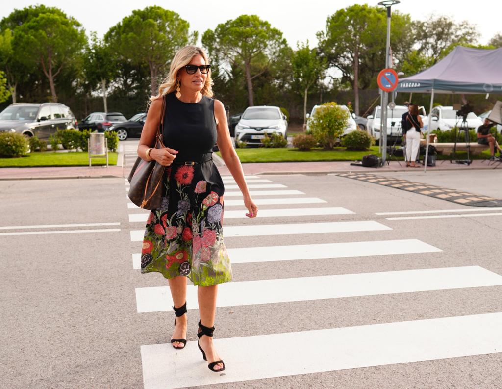 Familiares y amigos dan el último adiós a María Teresa Campos