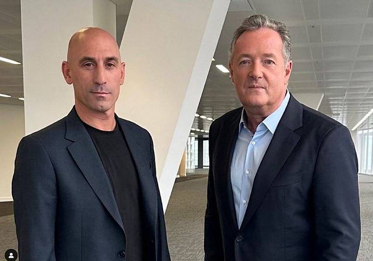 Piers Morgan junto a Luis Rubiales